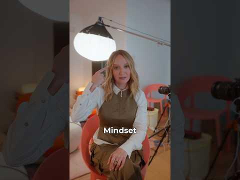 Anzeige - Als Chefin bin ich top motiviert & dank @AdobeDACH  Acrobat Studio auch bestens informiert