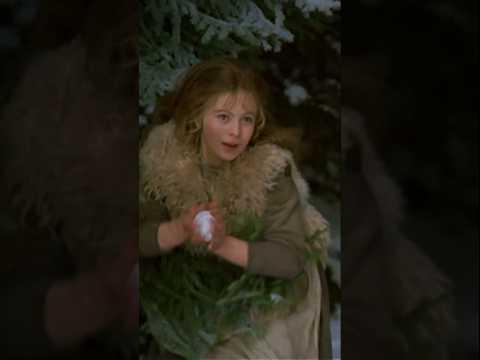 Vom Schneeball getroffen! | Drei Haselnüsse für Aschenbrödel | 50 Jahre  #shorts #märchen