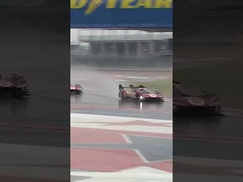 INCREDIBLE racing on the restart!