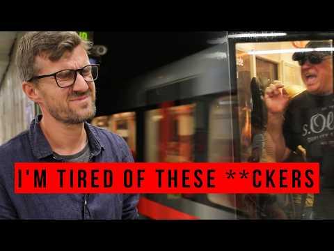 Scammer tried to scam a tourist in front of police