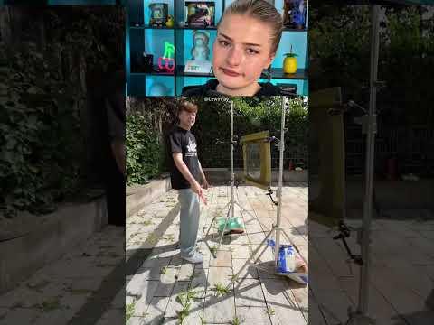 Was hält die Scheibe aus #shorts #lidiro #schule #memes