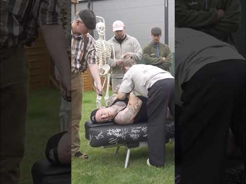 Monte beim Chiropraktiker! 😱