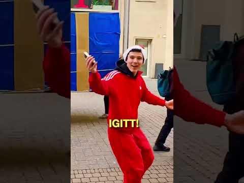 What theeeeee 😭😭