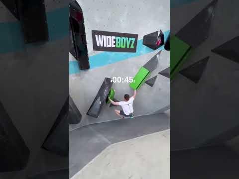 The Longest Indoor Crack Boulder