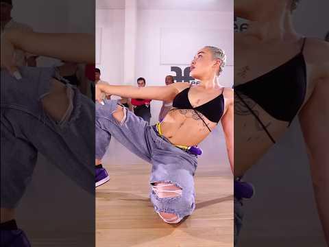 Ambre..Elle fait vibrer les scènes de Tayc🔥🔥🤩🤩 #dance #viralvideo #taycdancer #amazing