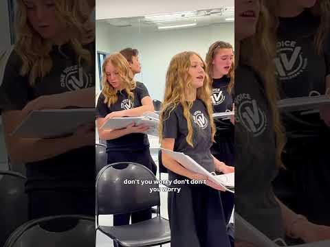 Taking ‘Don’t You Worry ‘Bout a Thing’ to the next level. 🤍🎶 #choirperformance #childrensmusic