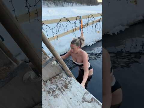 Zum ERSTEN MAL im gefrorenen See Eisbaden 🥶❄️