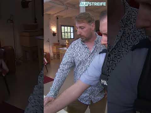 Illegale Webseite: Minderjährige im Netz! #aufstreife #polizei #crime #sat1