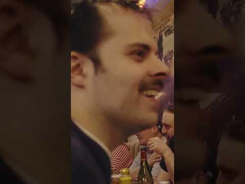 u know when u can just tell someone doesn’t like u. trying to make a friend in the secret curry club