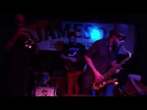 Orange Tulip Conspiracy: "Rhythm Futur" (live)