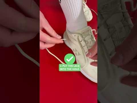 ❌ vs. ✅ Shoe laces - Extra hole? #badminton #badmintonlovers