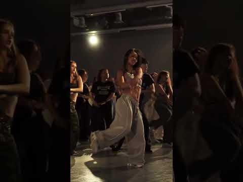 Gotta let her cook! 👑🔥 #harimu #choreography #class