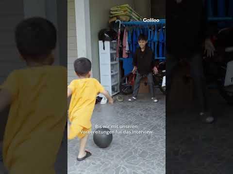 Tattoostudio statt Kinderzimmer? Dieser Junge (10) ist schon Tätowierer!