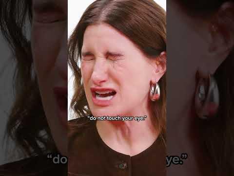 Kathryn Hahn is NOT CAREFUL AROUND THE EYES 👀