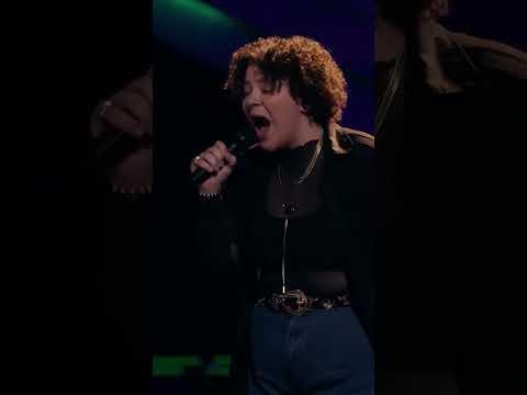 This 4-Chair-Turn Was PURE FIRE #thevoice #shorts