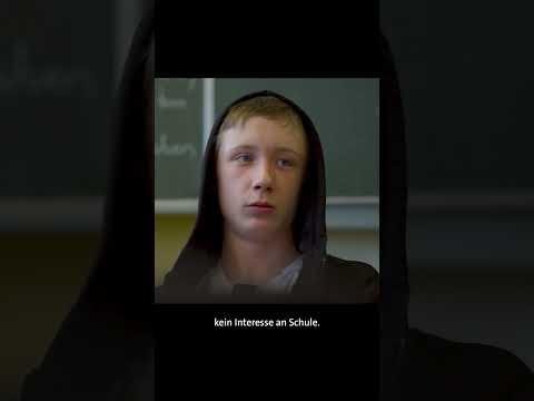 Kein Schulabschluss? Nicht mit Lehrerin Julia! | Doku | Lehrerin mit Herz und Hoffnung #shorts