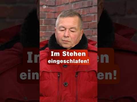 Verkäufer schläft im Stehen ein | Bares für Rares #shorts