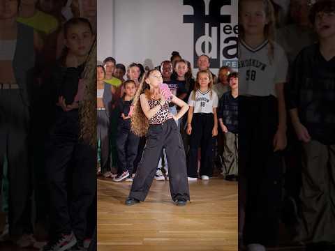 À seulement 12 ans c’est déjà une pro ! 💥 #dance #kids #wannabe #spicegirl #shorts #trending