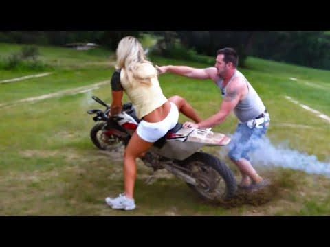 Die lustigsten Motorsport Momente. Wenn Rennen schief laufen