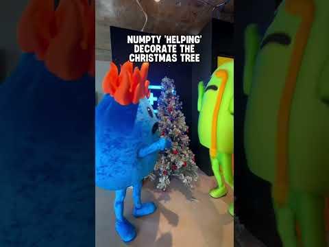 Mishap and Numpty Getting into the Christmas Spirit #dumbways #christmas