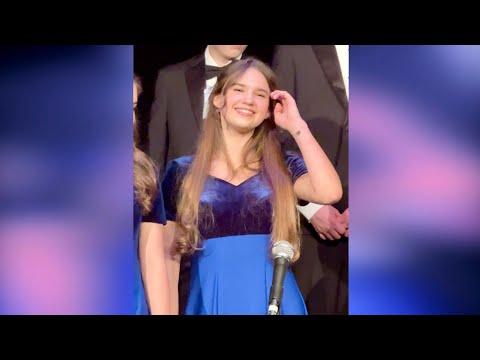 Merry Christmas | 17-Year-Old Karolina Protsenko Singing in Choir