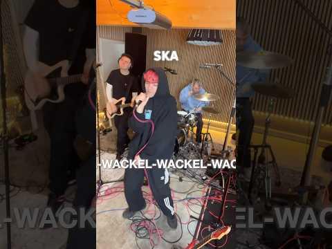 Welcher Style gewinnt? 💡💡 #wackelkontakt #simonwill #dieband @Saschpak @leonasen