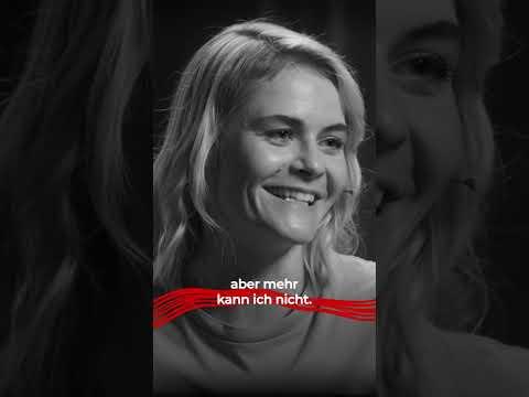 Hazel Brugger über sexy Politik, Hepatitis F, und die böseste Frau Deutschlands