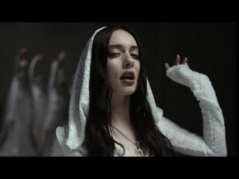 Ich bin so stolz auf diesen Song und das Video 😭😭 jetzt draußen !!!!